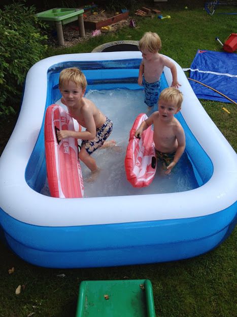 paddling pool