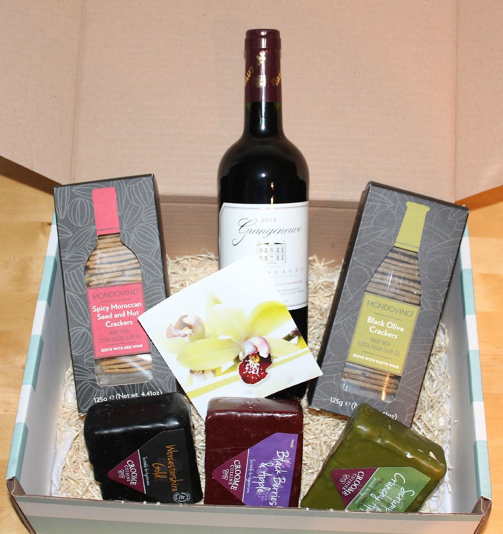 cheese and wine hamper contents