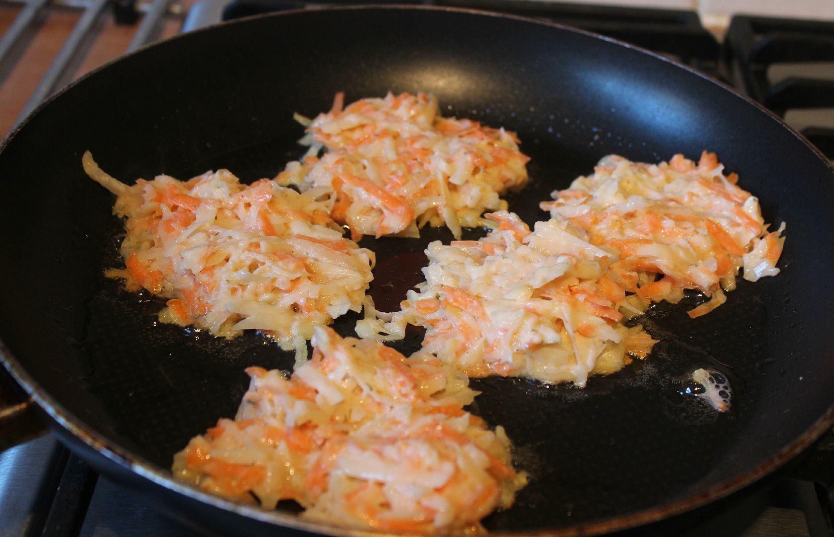 frying potato cakes