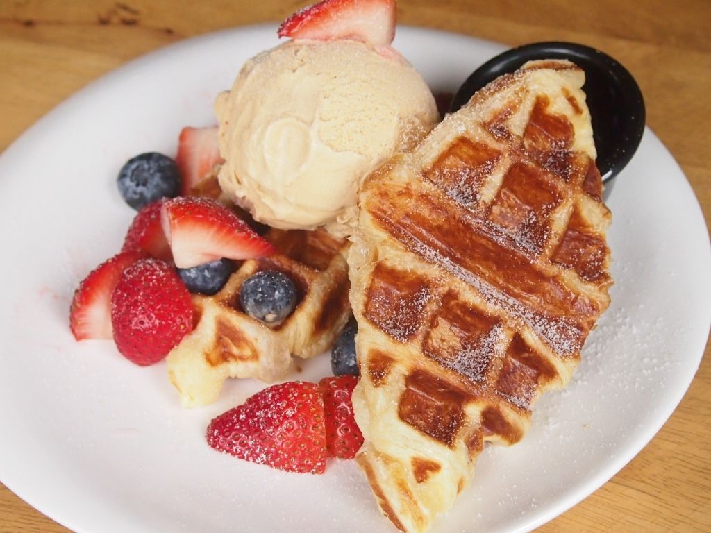 photo Costa Coffee 269 Holland Village Berry Croffle.jpg