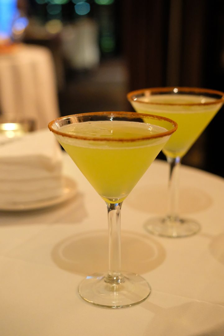 photo Mortons bar apple mortini.jpg
