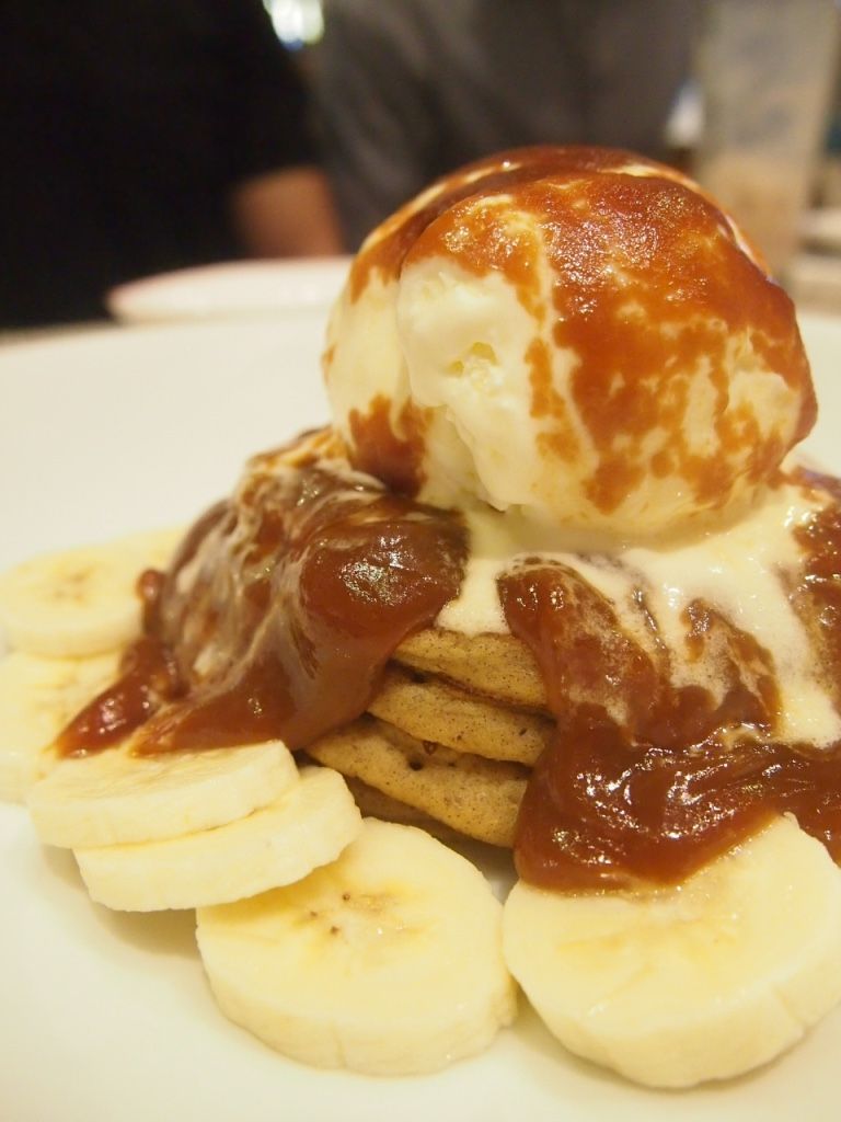photo Olivia amp Co Suntec Sticky Date Pancakes.jpg