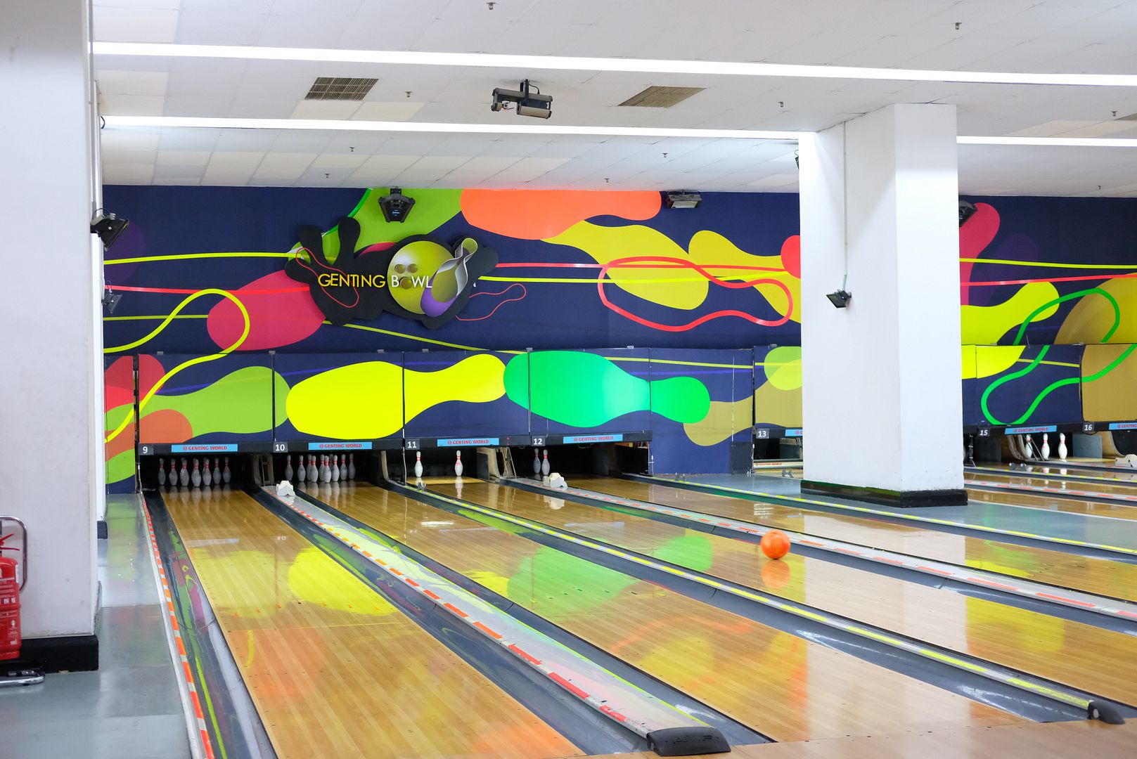 photo resorts world genting bowling.jpg