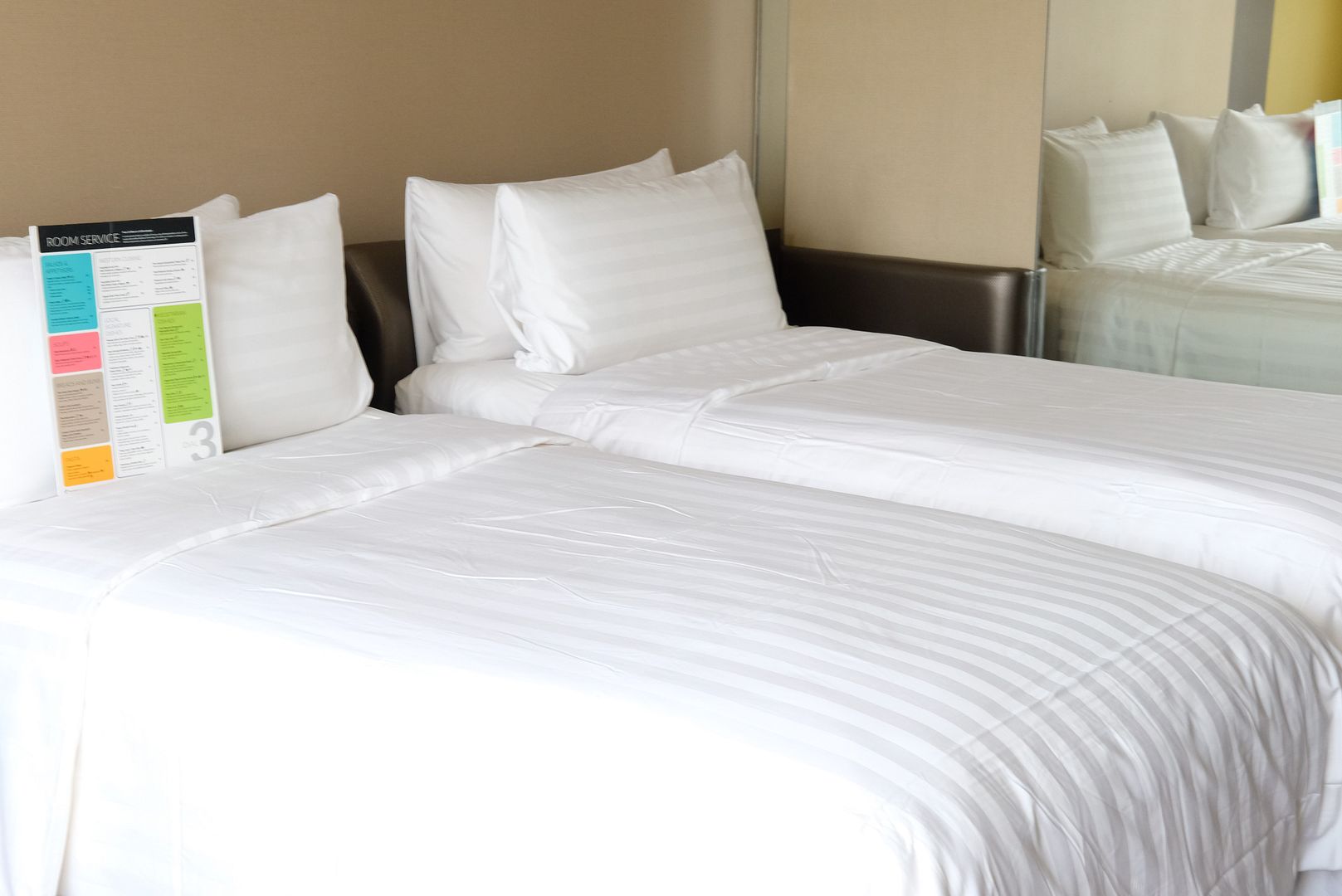 photo Traders Hotel KL room 4.jpg