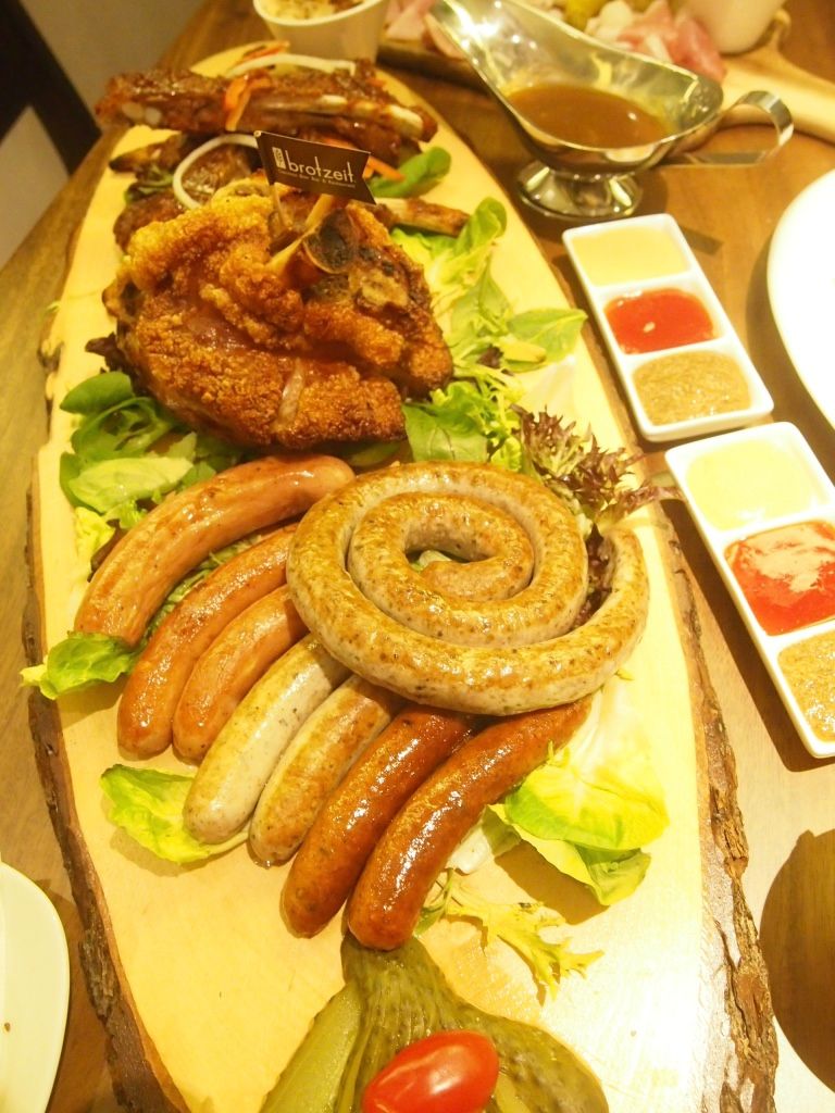 photo Brotzeit 313 Somerset 1.jpg