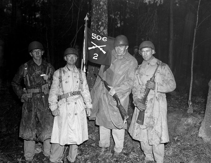 Soldados del Estado Mayor del 2.º Batallón durante la marcha de Toccoa a Atlanta
