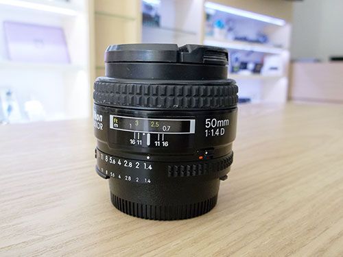 Body Nikon 5100,D5200, lens 50 1.4D, lens 35 1.8G, flash sb-600 giá tốt