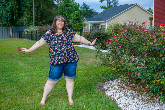 In today’s post, Hailey takes you through the Savannah, Georgia leg of her most recent trip spending time with family, with a review of a summer look perfect for the Southern heat! – DivineMrsDiva.com #travel #vacation #plussizetravel #savannah #psblogger #plussizeblogger #styleblogger #plussizefashion #plussize #psootd #ootd #plussizeclothing #outfit #style #plussizecasual #lanebryant #crocs