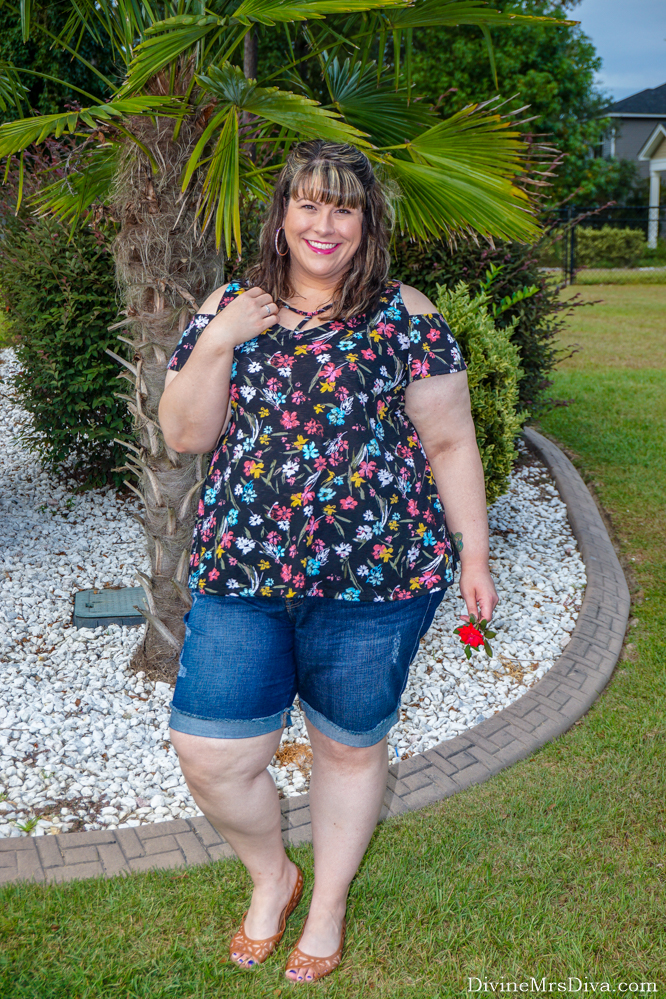 In today’s post, Hailey takes you through the Savannah, Georgia leg of her most recent trip spending time with family, with a review of a summer look perfect for the Southern heat! – DivineMrsDiva.com #travel #vacation #plussizetravel #savannah #psblogger #plussizeblogger #styleblogger #plussizefashion #plussize #psootd #ootd #plussizeclothing #outfit #style #plussizecasual #lanebryant #crocs