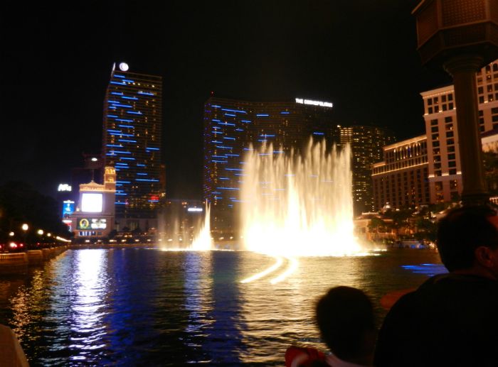 Vegas Vacation Recap: Day 4 (Bellagio Fountain Show) - DivineMrsDiva.com