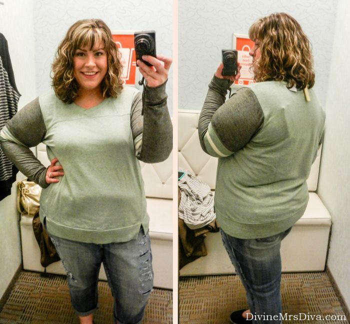 Hailey's trying on styles from Maurices (Plus Size Football Pullover Sweatshirt). - DivineMrsDiva.com #Maurices #fittingroom #plussizefittingroom #psblogger #plussizeblogger #styleblogger #plussizefashion #plussize #psootd #fall #style #plussizecasual