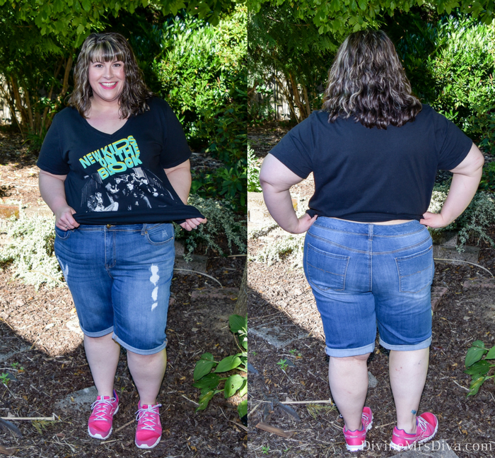 In today's post Hailey reviews a variety of shorts and jeans from the Melissa McCarthy Seven7 brand.  (Mini "M" Pocket Short in Vacation) - DivineMrsDiva.com #LaneBryant #LaneBryantStyle #MelissaMcCarthy #MelissaMcCarthySeven7 #psblogger #plussizeblogger #styleblogger #plussizefashion #plussize #plussizeclothing #fittingroom