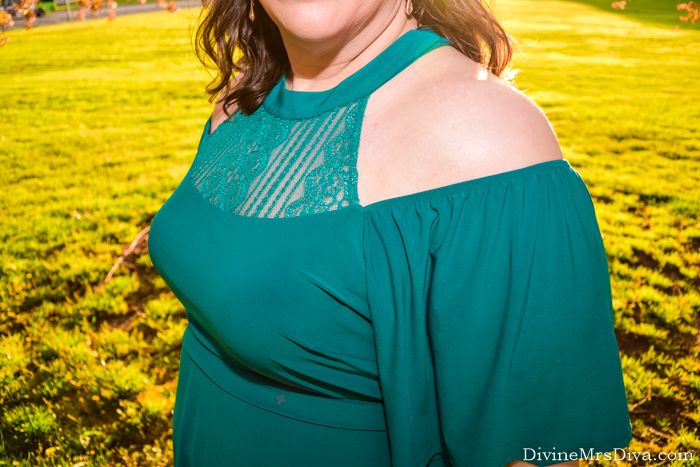 In today's post, Hailey reviews the gorgeous and sexy Elise Flutter Dress from Kiyonna. Whether you are heading to a spring or summer wedding, going on a hot date, or just want to look fabulous because you are, the Elise is a wonderful option! - DivineMrsDiva.com #Kiyonna #KiyonnaPlusYou #Kiyonnastyle #fluttersleeves #weddingstyle #psblogger #plussizeblogger #styleblogger #plussizefashion #plussize #psootd #ootd #plussizeclothing #outfit #fall #spring #summer #winter #style #weddingguest