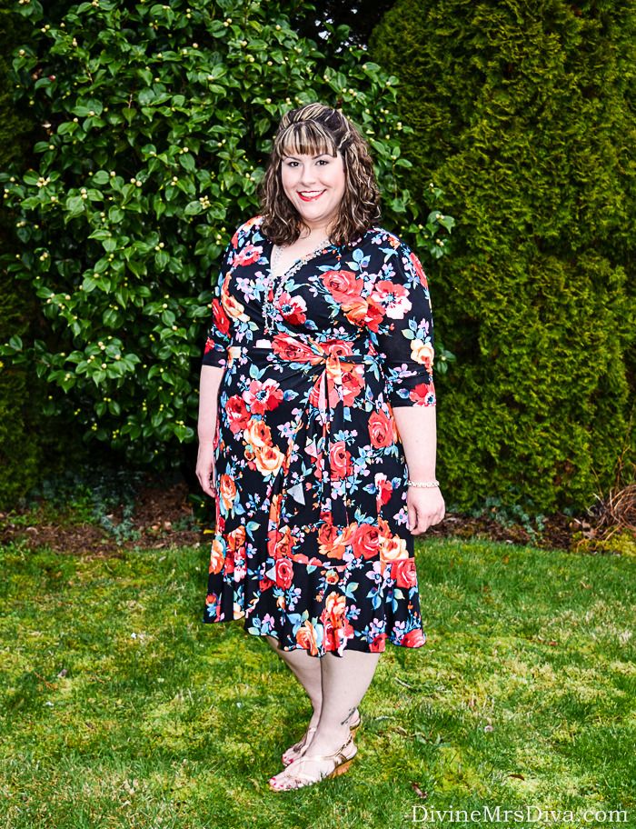 Hailey is wearing the vibrant floral Flirty Flounce Wrap Dress from Kiyonna. - DivineMrsDiva.com #Kiyonna #KiyonnaStyle #KiyonnaPlusYou #CharmingCharlie #Sofft #psblogger #plussizeblogger #styleblogger #plussizefashion #plussize #psootd #SpringStyle #DateNight
