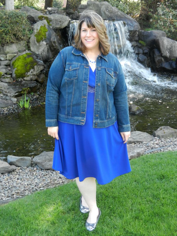 Hailey is wearing the Kiyonna Peek-A-Boo Perfection Dress, Lane Bryant sequin flats, and Old Navy denim jacket. - DivineMrsDiva.com