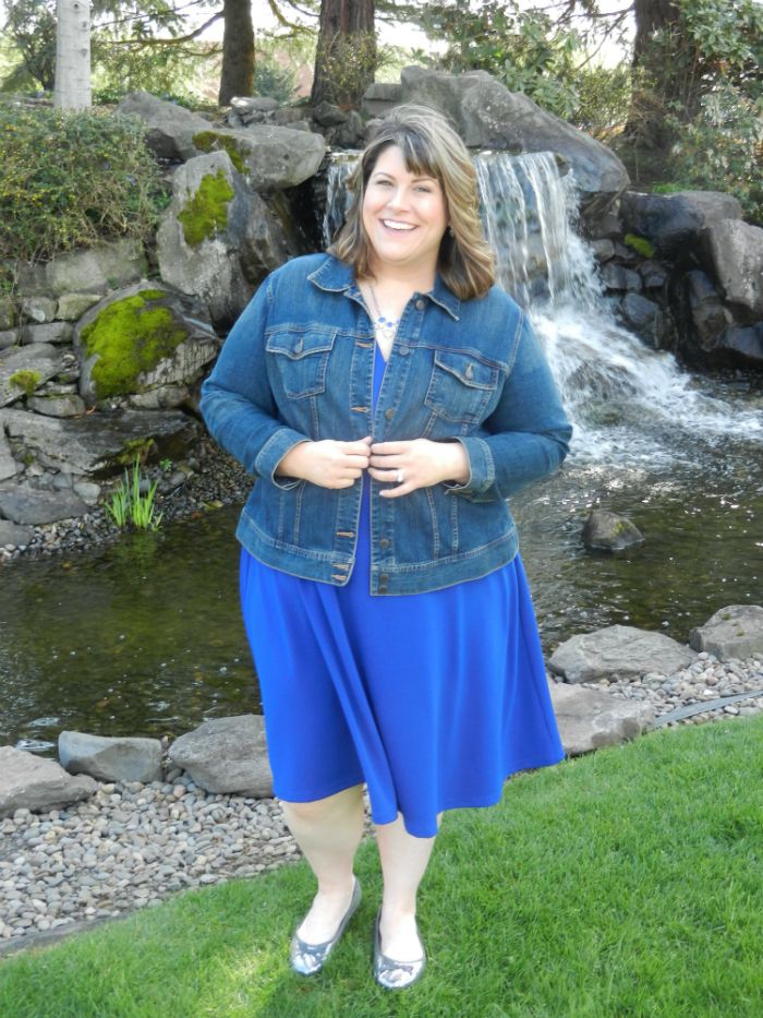 Hailey is wearing the Kiyonna Peek-A-Boo Perfection Dress, Lane Bryant sequin flats, and Old Navy denim jacket. - DivineMrsDiva.com