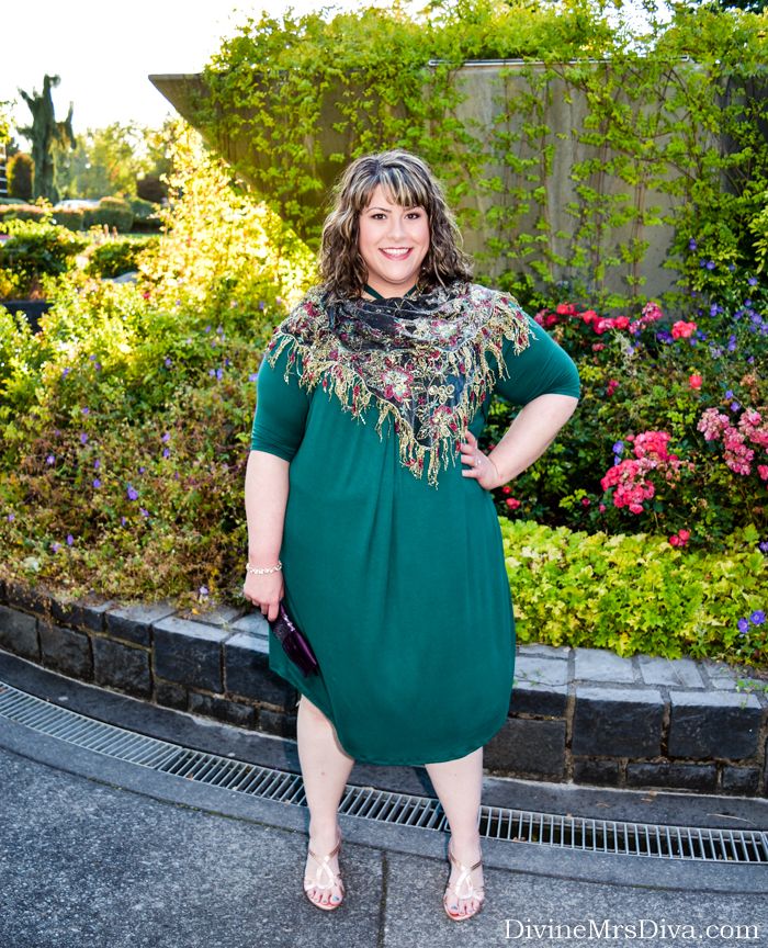 In today's post Hailey reviews the Serenade Swing Dress from Kiyonna, creating two looks - an evening out and a more casual fall day.- DivineMrsDiva.com #Kiyonna #KiyonnaStyle #KiyonnaPlusYou #psblogger #plussizeblogger #styleblogger #plussizefashion #plussize #psootd #ootd #plussizeclothing #outfit #spring #summer #fall #style #plussizecasual #swingdress #datenight #weddingstyle #Avenue #Catherines #CatherinesStyle