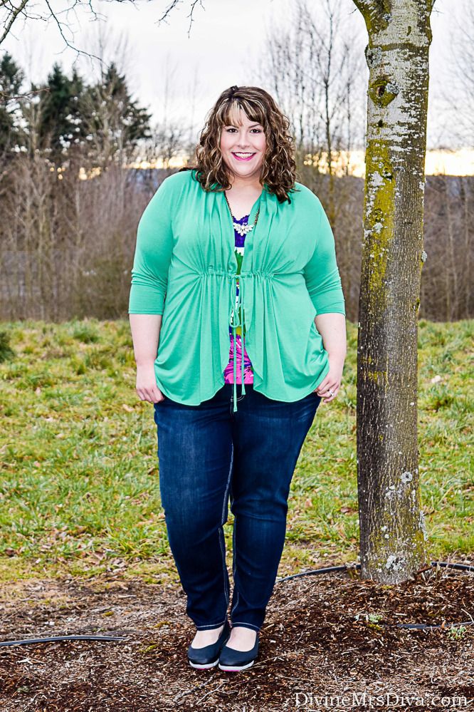   Hailey is wearing the Kiyonna Sunset Stroll Bellini in Promise Green. Sales of this bellini go towards Sandy Hook Promise.  Also wearing the Lane Bryant TTT Skinny Jeans and Crocs Stretch Sole Flats. - DivineMrsDiva.com  #Kiyonna #KiyonnaStyle #KiyonnaPlusYou #psblogger #plussizeblogger #styleblogger #plussizefashion #plussize #psootd #LaneBryant #Crocs #plussizecasual #sandyhookpromise