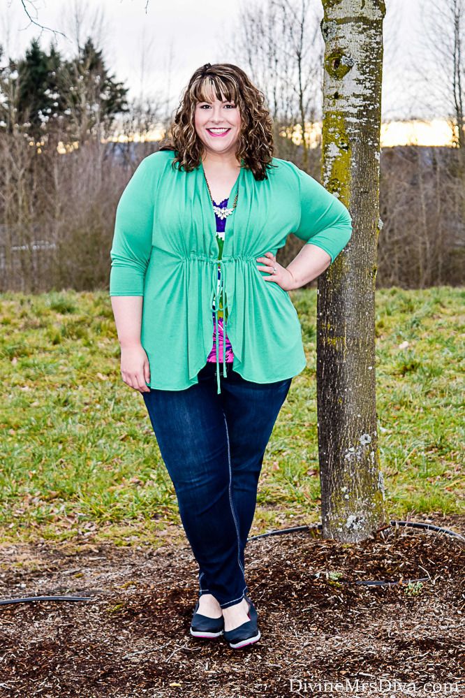   Hailey is wearing the Kiyonna Sunset Stroll Bellini in Promise Green. Sales of this bellini go towards Sandy Hook Promise.  Also wearing the Lane Bryant TTT Skinny Jeans and Crocs Stretch Sole Flats. - DivineMrsDiva.com  #Kiyonna #KiyonnaStyle #KiyonnaPlusYou #psblogger #plussizeblogger #styleblogger #plussizefashion #plussize #psootd #LaneBryant #Crocs #plussizecasual #sandyhookpromise