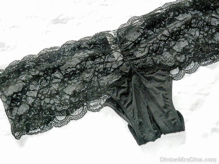 Plus Size Lingerie: A review of the Crotchless Thong Panty from Lane Bryant - DivineMrsDiva.com #plussize #plussizelingerie #styleblogger #plussizeblogger #psblogger #lanebryant
