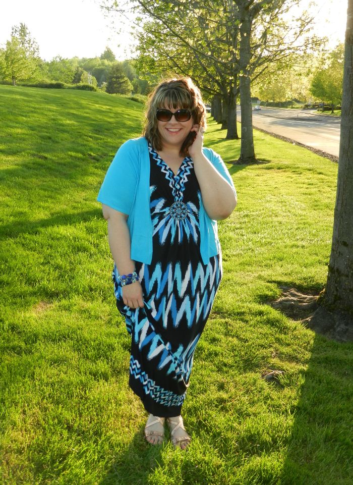 Hailey is wearing Catherines Chevron At Dawn Maxi and Keswick Cropped Cardigan. - DivineMrsDiva.com #catherines #plussize