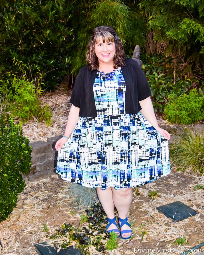 Another look with a different printed summer dress from Kohl's! Hailey is wearing the Apt. 9 Printed High-Low Hem Dress and Crocs Anna Ankle Strap Gladiator Sandal. - DivineMrsDiva.com #highlow #Apt9 #Kohls #CrocsSandal #Crocs #psblogger #plussizeblogger #styleblogger #plussizefashion #plussize #psootd #ootd #plussizeclothing #outfit #spring #summer #style #plussizecasual
