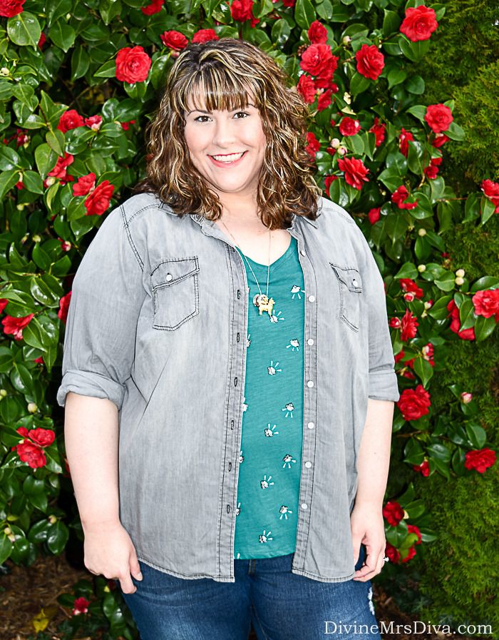 Casual and Cute is the order of any day.  Hailey is wearing the Diamonds Graphic Tee from Lane Bryant and Grey Denim Shirt from Torrid. - DivineMrsDiva.com #Torrid #TorridInsider #LaneBryant #Crocs #psblogger #plussizeblogger #styleblogger #plussizefashion #plussize #psootd #SpringStyle #plussizecasual