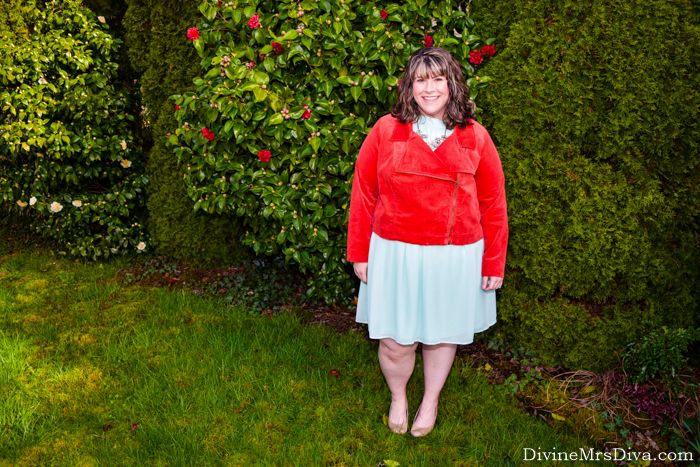  In today's post, Hailey reviews three items she bought during the ModCloth Stylish Surprise sale - the Sample 3370 Dress, the Vow to Wow Necklace in Light Pink, and the Full Steam Trailhead Jacket. - DivineMrsDiva.com #Modcloth #StylishSurprise #ModClothStylishSurprise #weddingstyle #psblogger #plussizeblogger #styleblogger #plussizefashion #plussize #psootd #ootd #plussizeclothing #outfit #fall #spring #summer #style