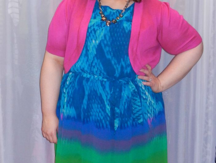 Hailey is wearing the Island Sea Fit and Flare Dress from Postcards/Gwynnie Bee. - DivineMrsDiva.com