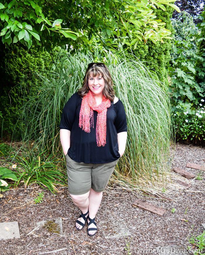 Hailey is sprortin' a simple, laid-back look for staying cool and chic in the summer or on vacation! - DivineMrsDiva.com  #KiyonnaStyle #TorridInsider #Torrid #LaneBryant #Crocs #psblogger #plussizeblogger #styleblogger #plussizefashion #plussize #psootd #ootd #Spring #summer #style #plussizeclothing #plussizecasual #plussizeshorts #coldshoulder