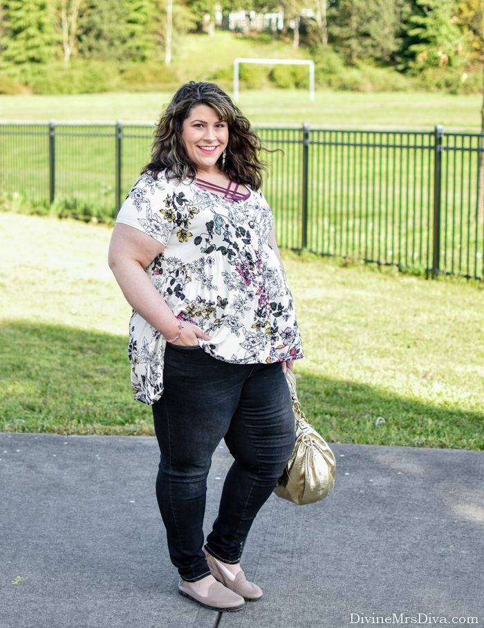 In today’s post, Hailey reviews a few thrifted ThredUp purchases as well as the Seine Jean from Universal Standard. - DivineMrsDiva.com #UniversalStandard #USintheWild #ThredUp #Secondhandfirst  #Torrid #TorridInsider #TheseCurves #Crocs #Coach #psblogger #plussizeblogger #styleblogger #plussizefashion #plussize #psootd #ootd #plussizeclothing #outfit #style #plussizecasual #spring #springstyle