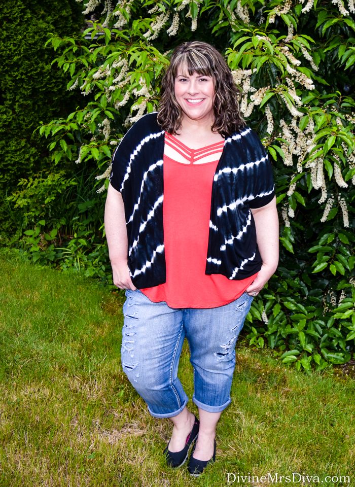 In today’s KATU Afternoon Live Companion post, Hailey shares her tips for styling tie-dye pieces and offers outfit inspiration for tie-dye looks! - DivineMrsDiva.com #AfternoonLive #KATUAfternoonLive #tiedye #patternmixing #portland #psblogger #plussizeblogger #styleblogger #plussizefashion #plussize #psootd #ootd #plussizeclothing #outfit #style #plussizecasual #springstyle #summerstyle