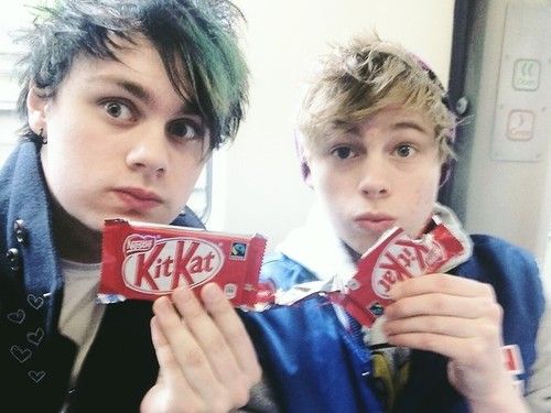 Michael Clifford and Luke Hemmings