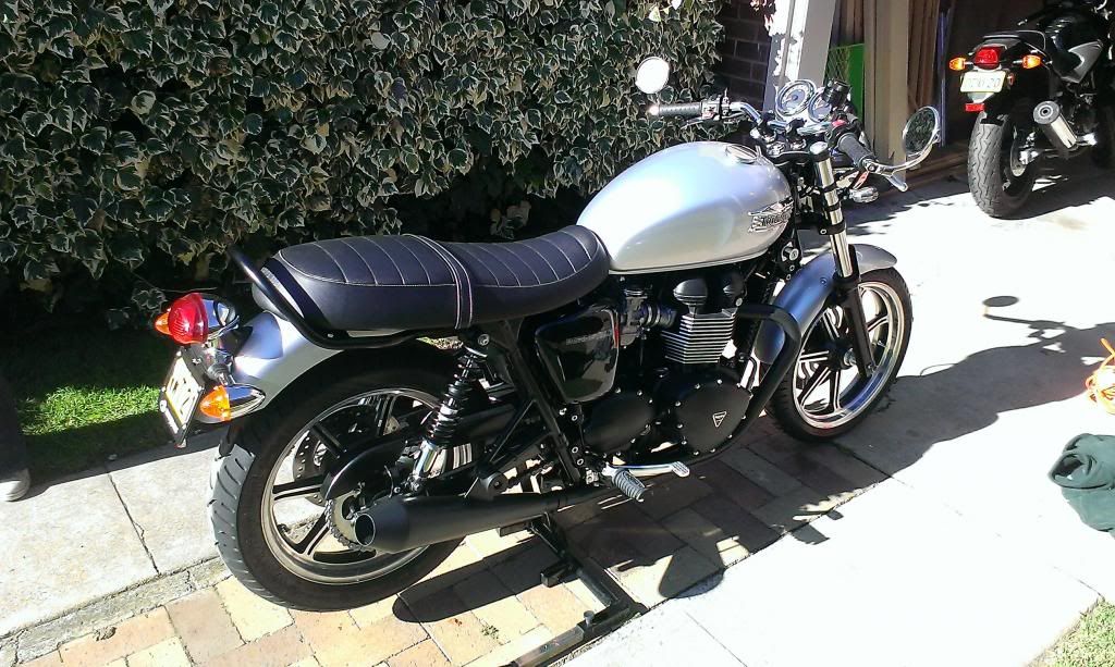 triumph bonneville mag wheels