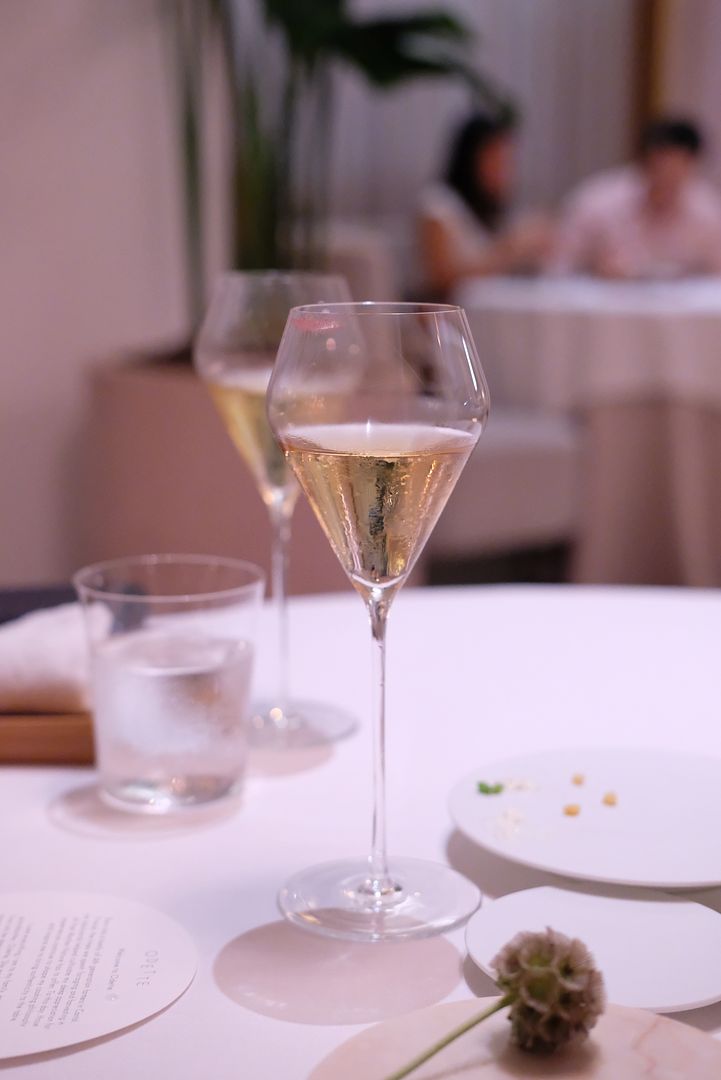 photo Odette singapore champagne.jpg