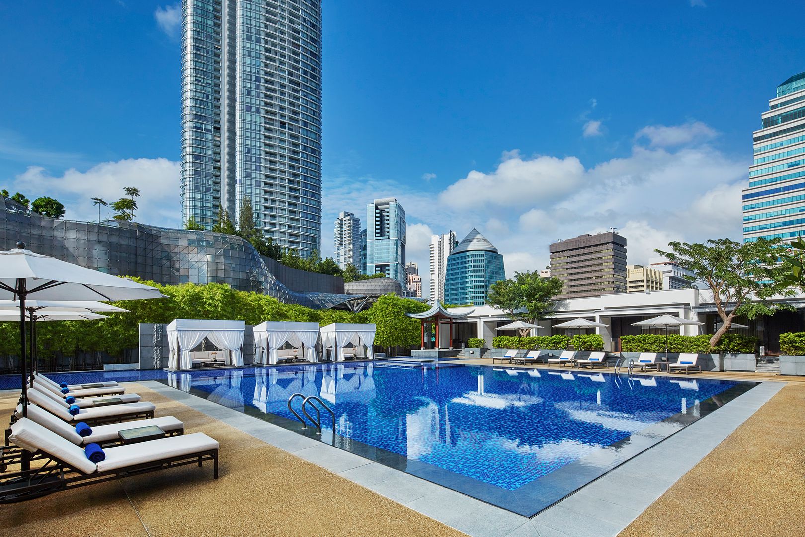 photo Singapore Marriott Tang Plaza Hotel_Swimming Pool.jpg
