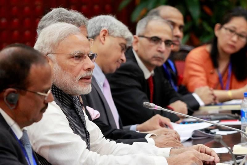 Thủ tướng Ấn Độ Modi hướng dẫn phái đoàn thăm thăm Việt Nam